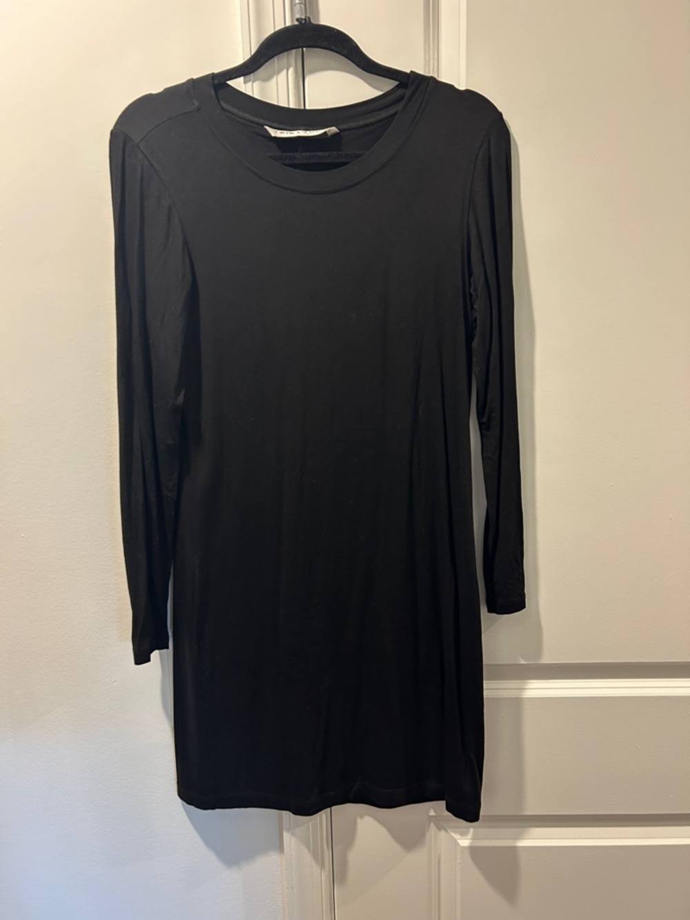 Trina Turk Black Long-Sleeve Jersey Shift Dress